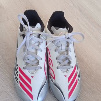 Ayakkabının Tabanı Açıldı, FLO Ve Adidas’tan Garanti Reddi