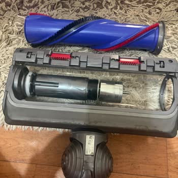 Dyson V15 Süpürge İç Kapak Çatlağı Ve Performans Sorunu Nedeniyle Değişim Talebi