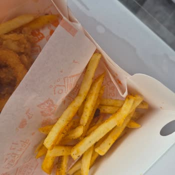 Popeyes'te Böcekli Yemek Ve Eksik İade Talebi