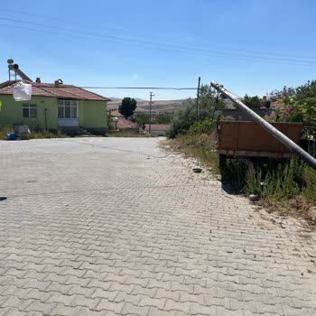 Devrilen Direk Sonrası İnternet Ve Telefon Kesintisi Giderilmedi