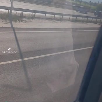 Zümrüt Turizm Bir Trafik Noktasında 3 Saat Bekleme!