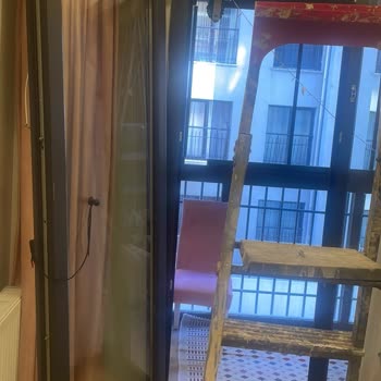 Balkon Kapısı Tamir Edilmedi Ve Personelin Hakareti