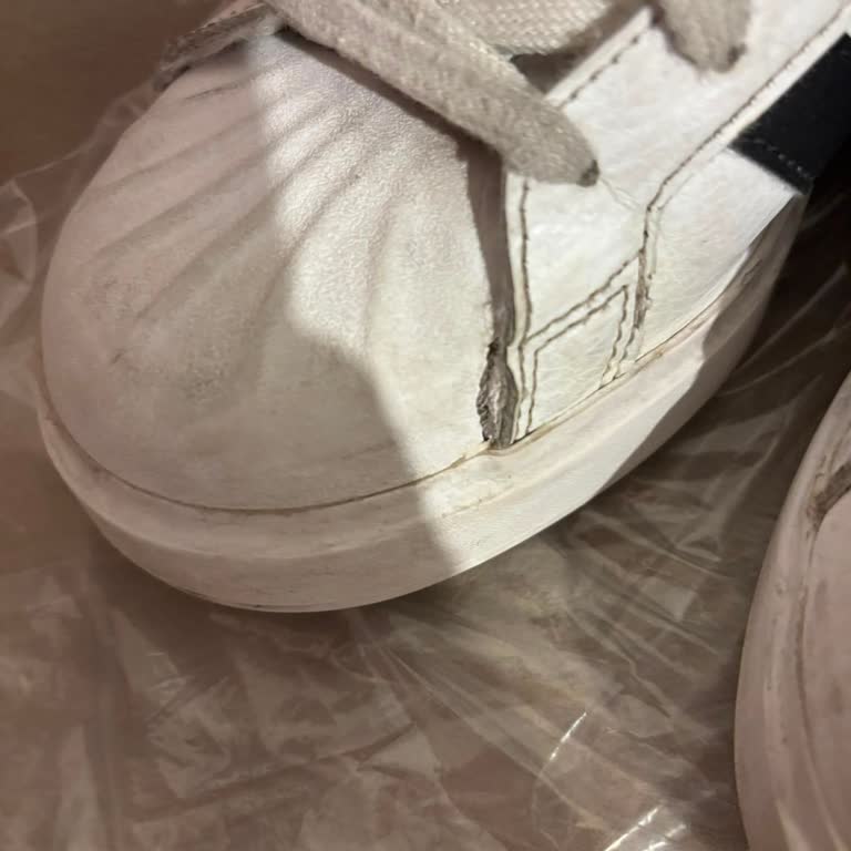 Adidas Çocuk Ayakkabısında Yan Dikiş Yırtılması Ve Değişim Reddi
