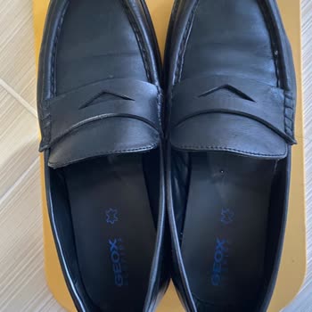 Geox Shoes Caused Toe Pain and a Callus Due to a Defective Inner Seam