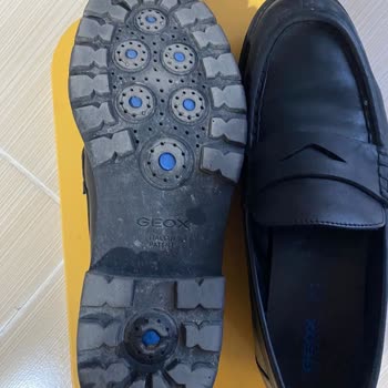 Geox Shoes Caused Toe Pain and a Callus Due to a Defective Inner Seam