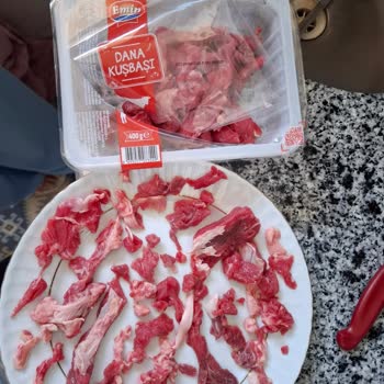 Emin Dana Kuşbaşı Ürünün Küçük Ve Düzensiz Parçalar İçermesi