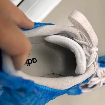 Adidas Superstar Ayakkabısında Keçe Tüylenmesi Ve Yazı Silinmesi Sorunu