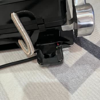 Ayakları Kırık Ve Parçaları Eksik Gelen Sıfır Tost Makinesi
