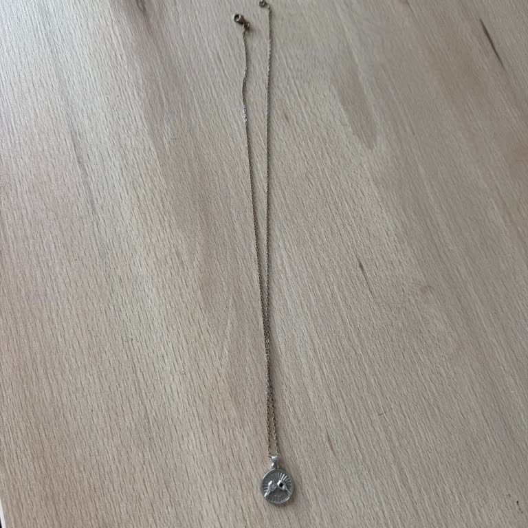 Gosi Jewelry Kolyenin Rengi Yeşilimsi Bir Tona Dönüştü