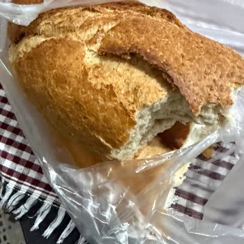 BİM Tam Buğday Ekmekte Saç Telinin Bulunması