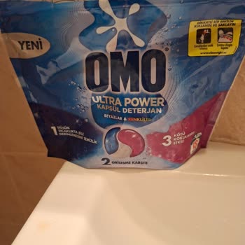 OMO Ultra Power Kapsül Deterjanı Beyaz Çamaşırda Mavi Lekeler Oluşturdu