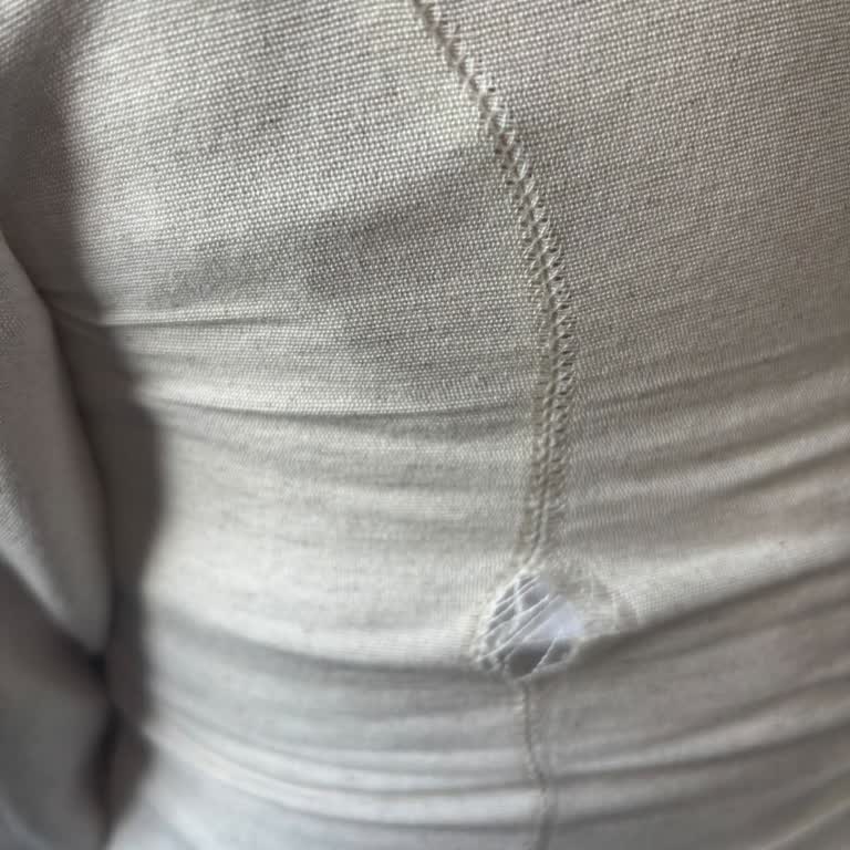 Nuuwears Elbisesinde Dikiş Deformasyonu Ve Yırtılma