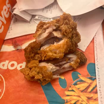 Popeyes Zorlu AVM Şubesinde Çiğ Kanat Ürününden İade Reddi Ve Sağlık Riski