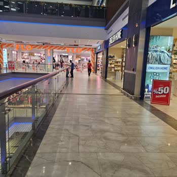 Temapark AVM | Niğde Oturup Dinlenebilecek Yeterli İstirahat Alanı Bulunmuyor