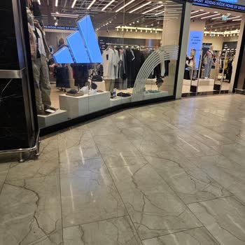 Temapark AVM | Niğde Oturup Dinlenebilecek Yeterli İstirahat Alanı Bulunmuyor