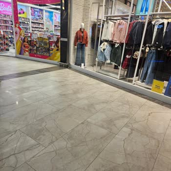 Temapark AVM | Niğde Oturup Dinlenebilecek Yeterli İstirahat Alanı Bulunmuyor