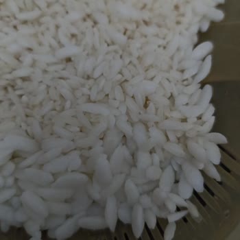 Yayla Baldo Pirinçinde Karışık Taneler Ve Eritilen Parçalar
