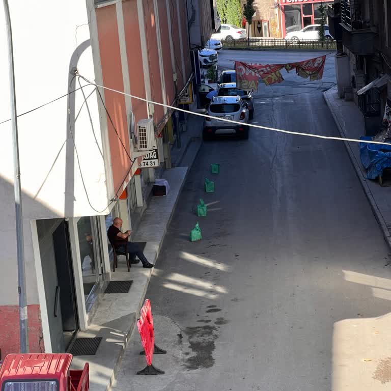 Yakutiye'de Dükkan Önlerine Konulan Duba Ve Engeller İçin Hızlı Denetim Talebi