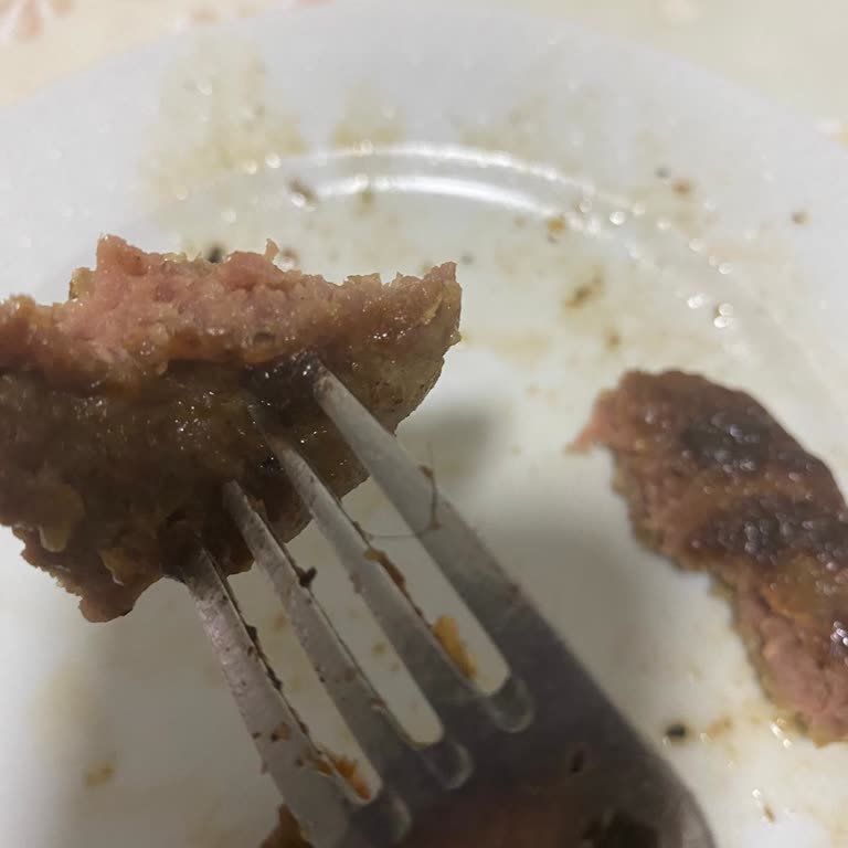 Soğuk Köfte Ve İçinde Kıl: Hijyenik Olmayan Teslimat