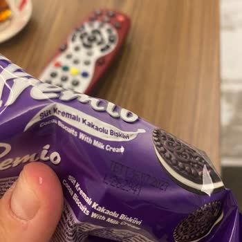 Torku Bisküvilerinde Plastik Kokusu Ve Tadı: Son Kullanma Tarihi Geçmemesine Rağmen Sağlık Riski