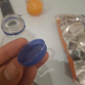 Damla Şişe Kapağındaki Çapaklı Plastik Dudak Kesilmesine Neden Oldu
