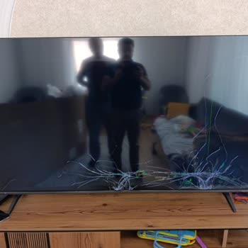 Üç Kırık TV Gönderimi Ve Stok Yanıltması Nedeniyle Tazminat İsteği