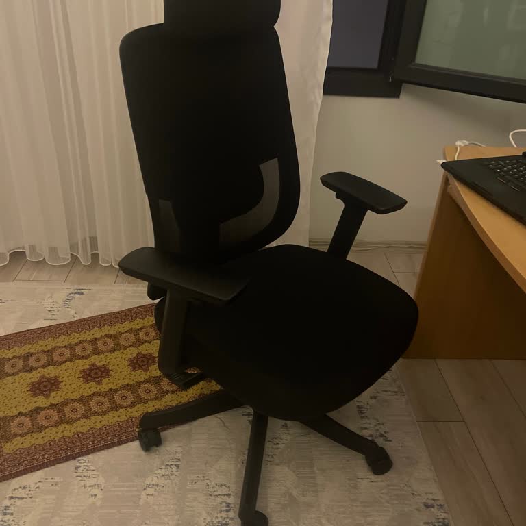 İlan Edilen Model Ve Krom Ayağı Gönderilen Ürünle Uyuşmuyor