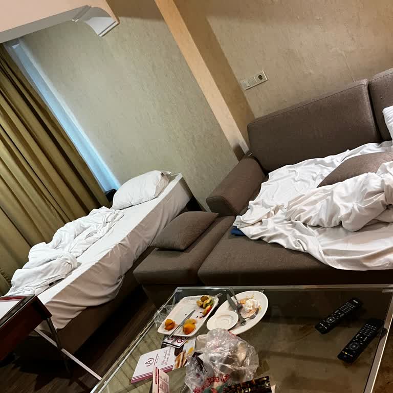 Onaylı Rezervasyonun Başkasına Satılması Ve Tek Oda Verilmesi