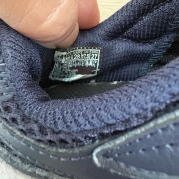 Skechers Çocuk Ayakkabısında Çift Numara Hatası