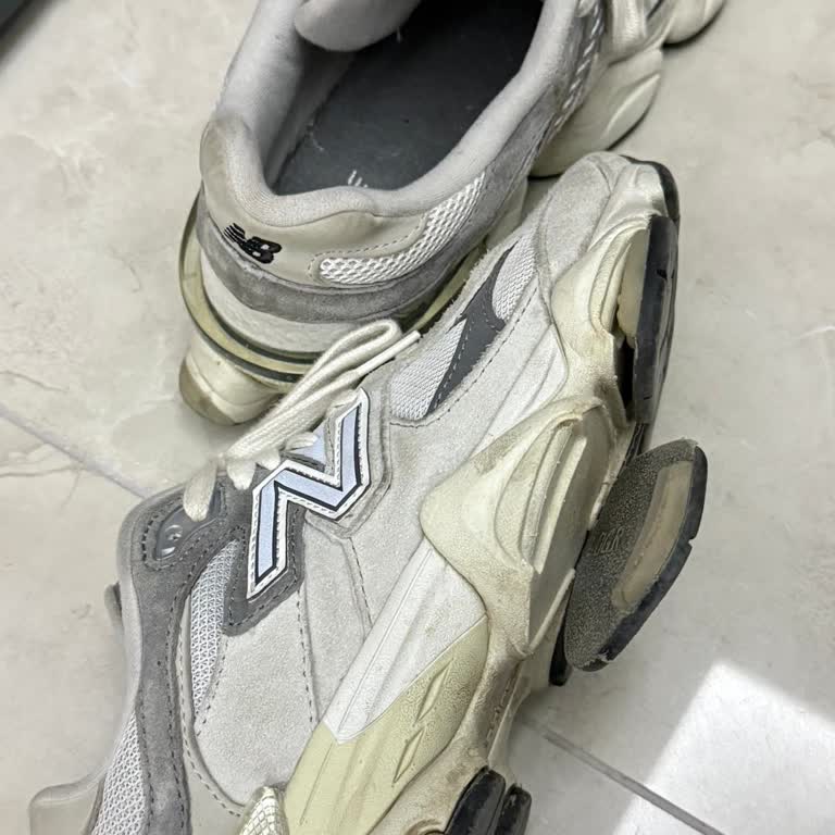 Sneaks Up’tan New Balance 9060 Ayakkabımda Erken Tabanda Açılma Ve Cevapsızlık