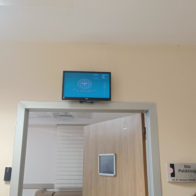Randevu Saatine Uymayan Doktor Ve Saygısız Hemşire Davranışı