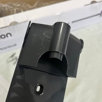 Dyson V10 Süpürge Çalışmaz Ve Servis Sonrası Hasarlı Şekilde İade Edildi