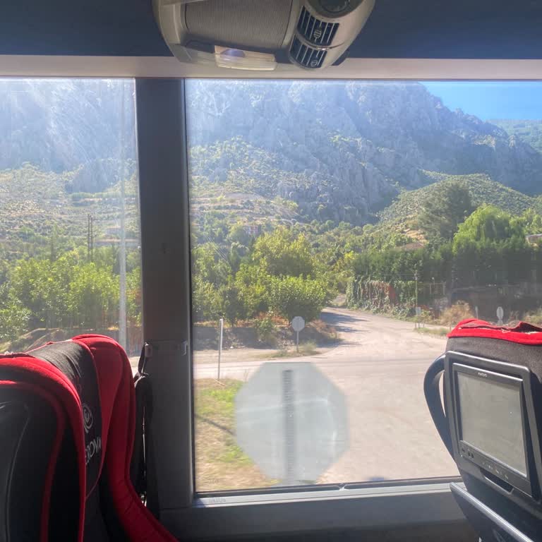 Cam Perdesi Kırık Otobüste 10 Saat Güneş Çarpması Ve Çözüm Yok