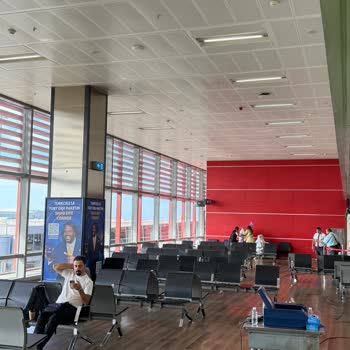 Turkcell Alanında Güvenlik Görevlileri Oturmama Engelledi