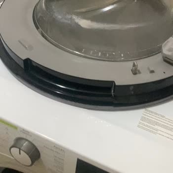 Servis Çelişkili Bilgi Ve Haksız Ücret Talebi Nedeniyle Çamaşır Makinem Kullanılamaz