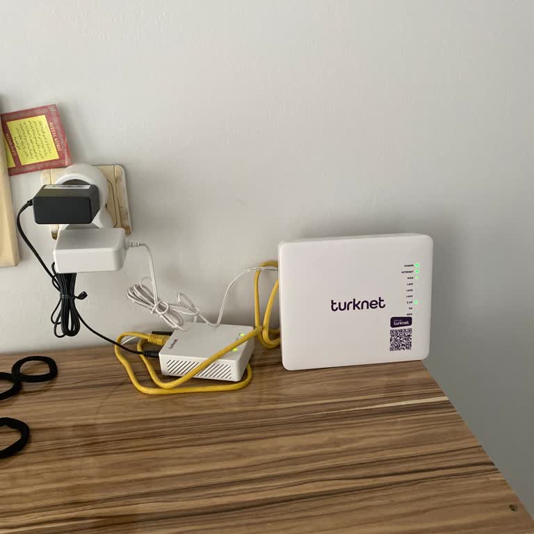 Modem Yalnızca Kapıya Bırakıldı, Dağıtıcı Kurulumu İki Ay Gecikti, Müşteri Hizmetleri Yanıt Vermiyor