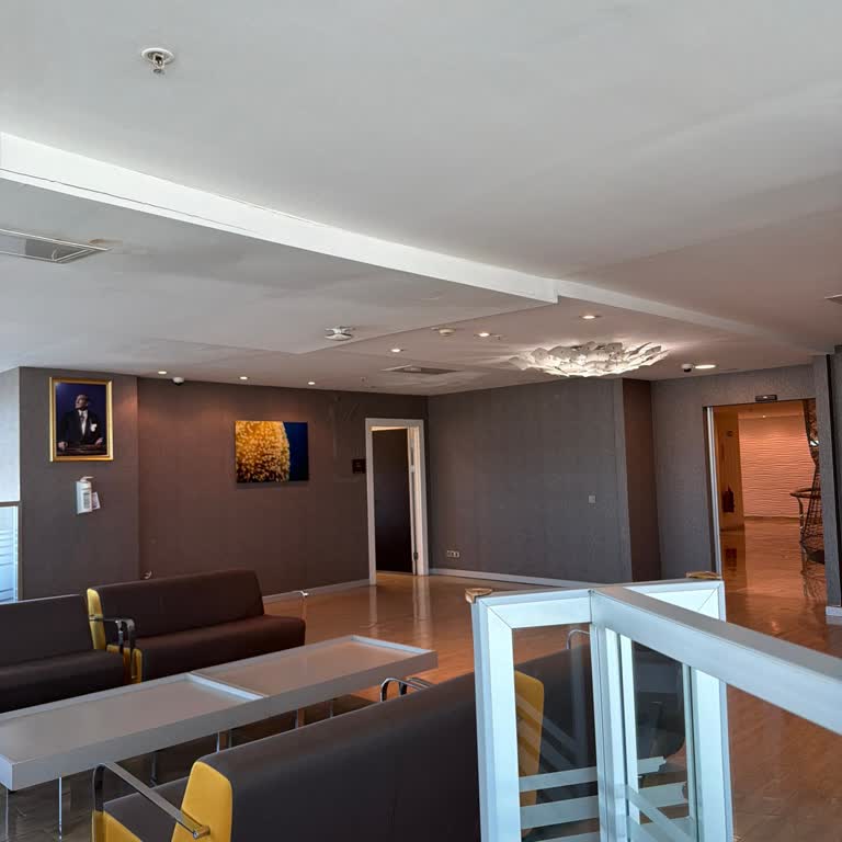 Medical Park Bahçelievler Hastanesi Otoparkı Ücretli Ve Sıkışık, Araç Hasarı Ve Gecikme