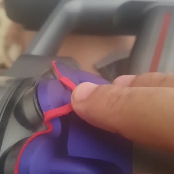 Dyson Süpürge Borusundaki Silikon Soyulması Ve Yetersiz Müşteri Desteği