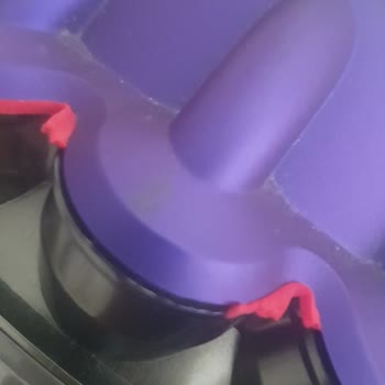 Dyson Süpürge Borusundaki Silikon Soyulması Ve Yetersiz Müşteri Desteği