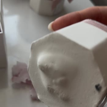 Mio Design'dan Gelen Nişan Mumları Görsel Ve Kalite Açısından Uymuyor, İsim Yanlış Ve Hasarlı
