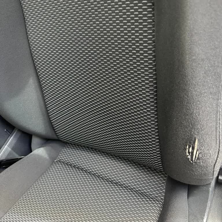 Garanti Kapsamlı Yeni Volkswagen Polo’da Sürücü Koltuğu Döşemesinde Erken Aşınma Ve Yırtılma