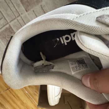 Adidas Ayakkabısının İç Astarının 3 Ayda Yırtılması Ve Boyner'in Kullanıcı Hatası İddiası