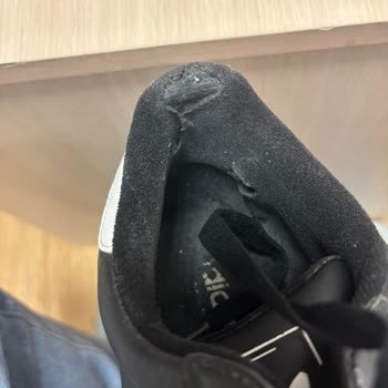 Sürekli Açılan Adidas Superstar Ayakkabıda Değişim Ve İade Talebi