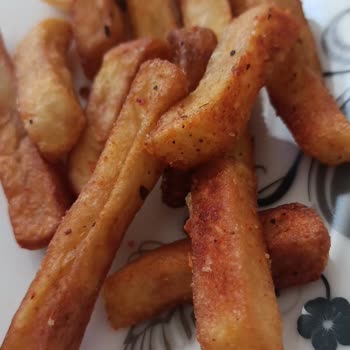 Queens Burger Gölbaşı Şubesinde Sürekli Yanık Ve Bayat Patates Şikayeti