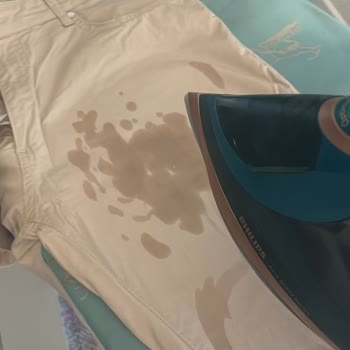 Philips 8000 Serisi Azur Buharlı Ütü Tabandan Su Sızdırıyor, Değişim Talebi