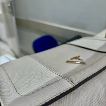 Boyner'den Satın Aldığım Guess Çantada Deri Soyulması Ve Metal Aksam Oksitlenmesi