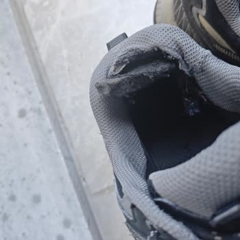 Skechers Ayakkabım Kısa Sürede Yırtıldı, Garanti Değişim Talebim Reddedildi