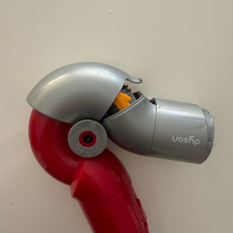 Dyson V12 Adaptörüm 20 Gün İçinde Bozuldu, Müşteri Hizmeti Yardımcı Olmadı
