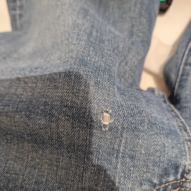 Garanti Kapsamındaki Kot Pantolonun Yırtılması Ve Mağaza Tarafından Kullanıcı Hatası İddiası