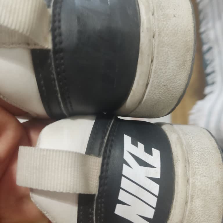 Nike Yazısının Düşmesi Nedeniyle Ayakkabı Değişim Talebi